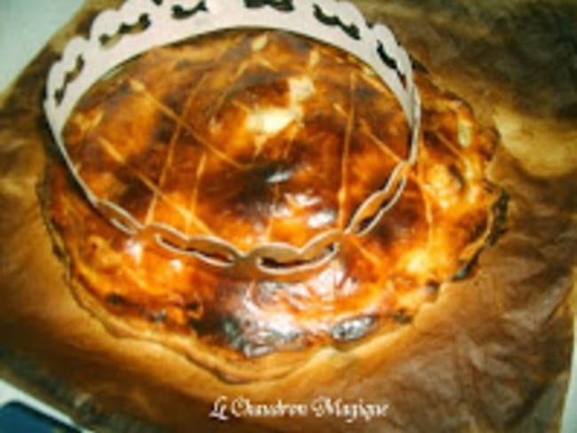 Tourte à la pomme de terre ou galette puisque c'est de saison.