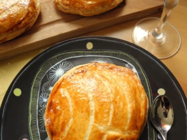 Galette des rois à l’amande complète grillée et à la poire pour l'épiphanie