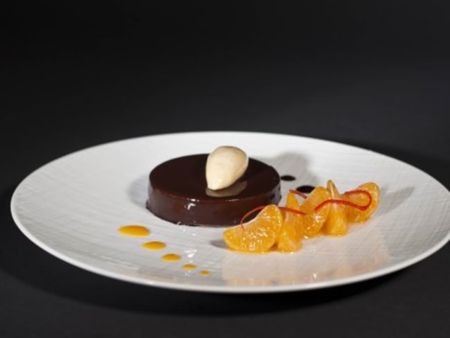 Mousseux au chocolat noir et son coulis de clémentines, dessert de fêtes