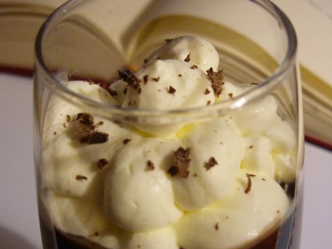 Chocolat chaud et Crème chantilly à la noix de coco