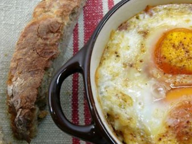 Oeufs cocotte aux endives, comté et speck