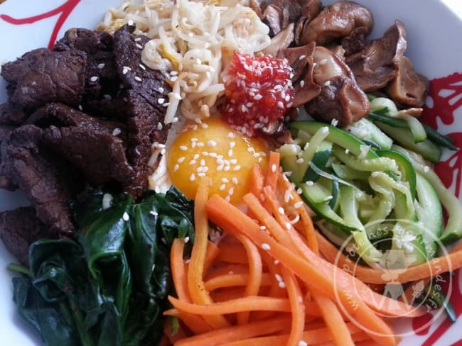 Bibimbap : un riz aux légumes et à la viande typique de la cuisine coréenne