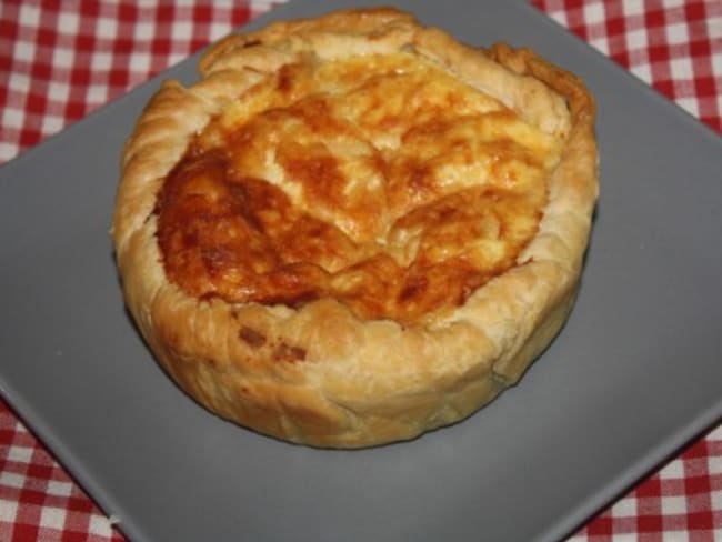 Tartelette au boeuf haché, compotée d’oignons et parmesan