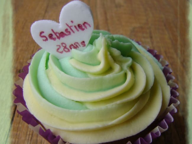 Cupcakes au citron vert et coeur de mangue