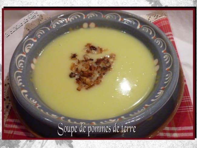 Soupe de pommes de terre à la crème aigre