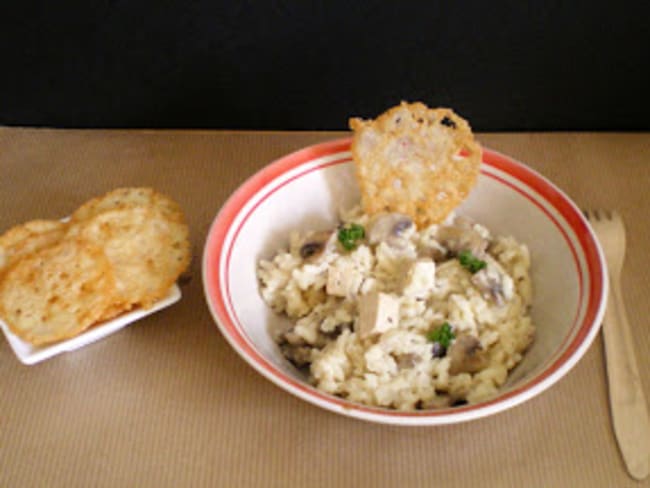 Risotto aux champignons et tofu, chips de parmesan