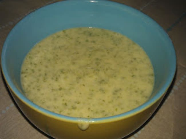 Velouté de pommes de terre aux fanes de radis