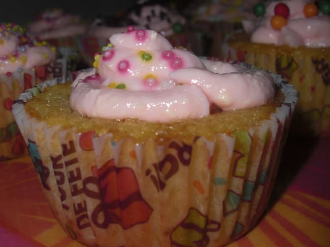 Cupacakes vanille coeur framboise