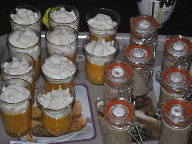 Verrine de crème de carotte et chantilly de chèvre