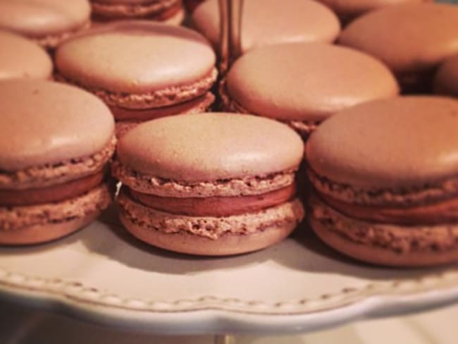 Macarons chocolat au lait, avec ganache montée