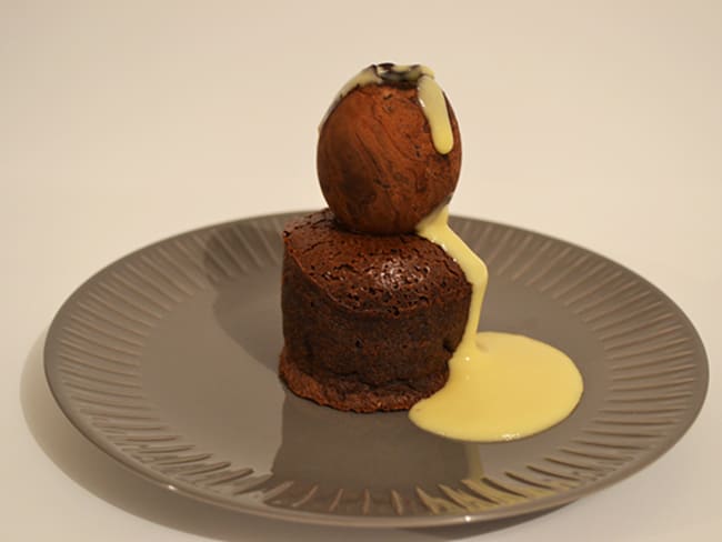 Moelleux au chocolat et son oeuf de crème anglaise