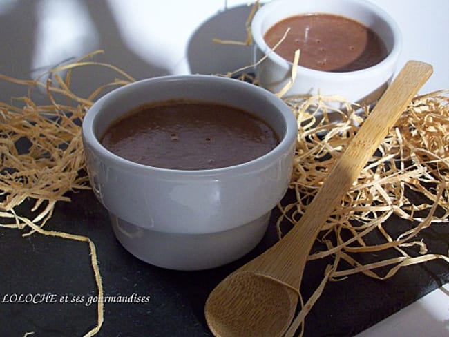 Petites crèmes au chocolat au lait