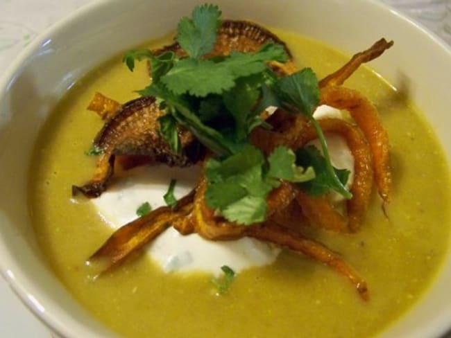 Soupe de carottes, navets boules d'or et chou pak choy aux épices Nöra et citronnelle