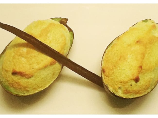 Soufflé chaud d’avocat vanillé au coeur de chocolat