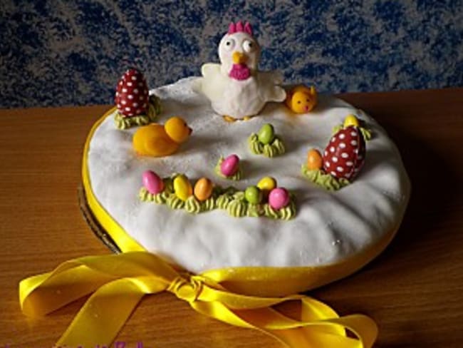 Gâteau de Pâques en pâte à sucre