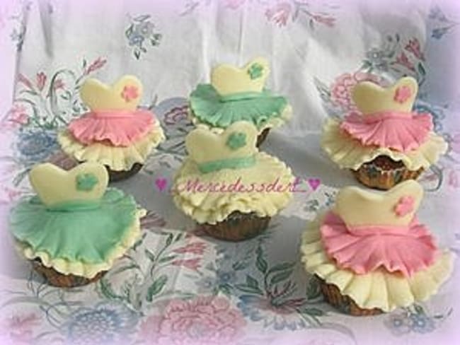 Cupcakes danseuses en pate a chocolat