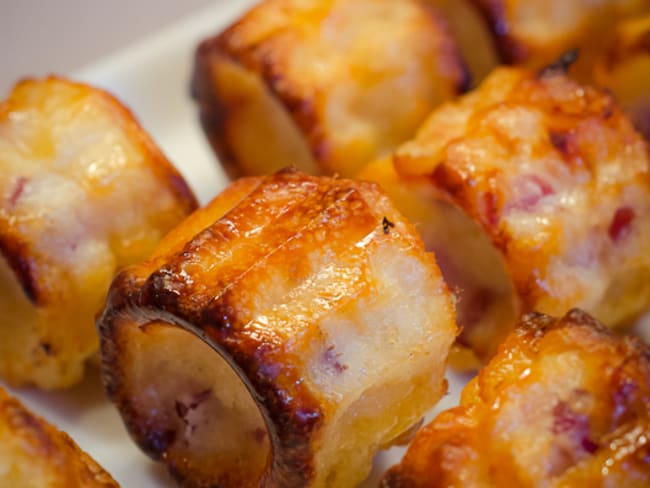 Cannelés aux lardons fumés et à l'emmental