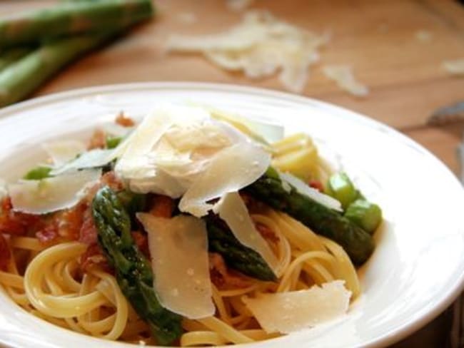 Linguine aux asperges et à la Pancetta, oeuf poché