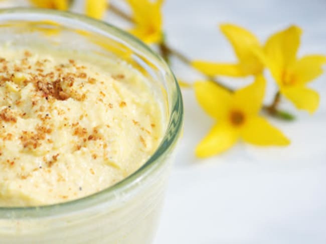 Une mousse d'artichaut (au tofu) sur un biscuit aux flocons d'avoine