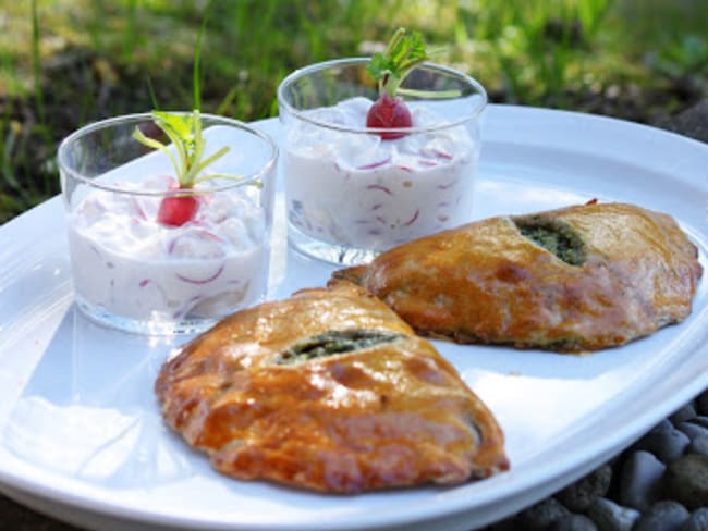 Verrines de radis à la ricotta et fougasse au pesto de fanes