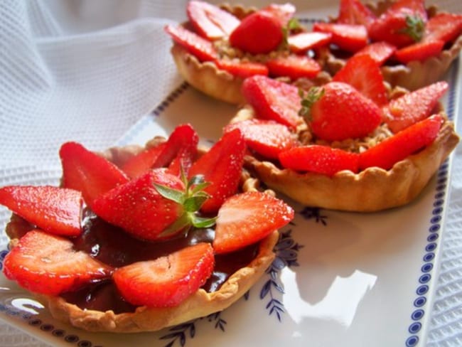 Tartelettes choco fraises à la confiture de clémentines corses