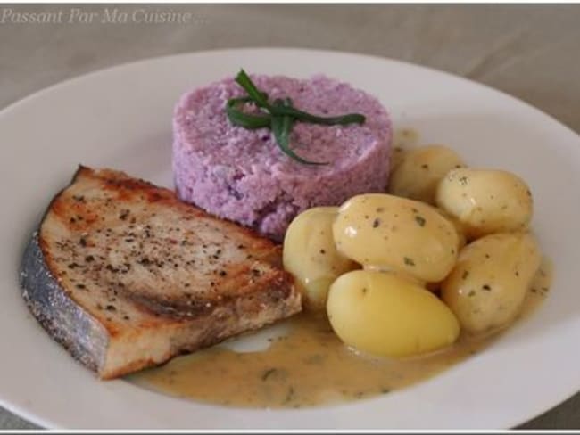 Espadon sauté au beurre blanc, semoule crémeuse de chou-fleur