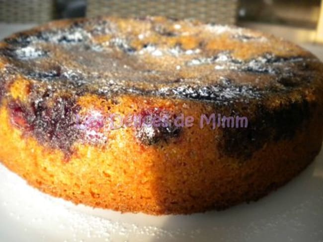 Gâteau moelleux aux amandes et myrtilles