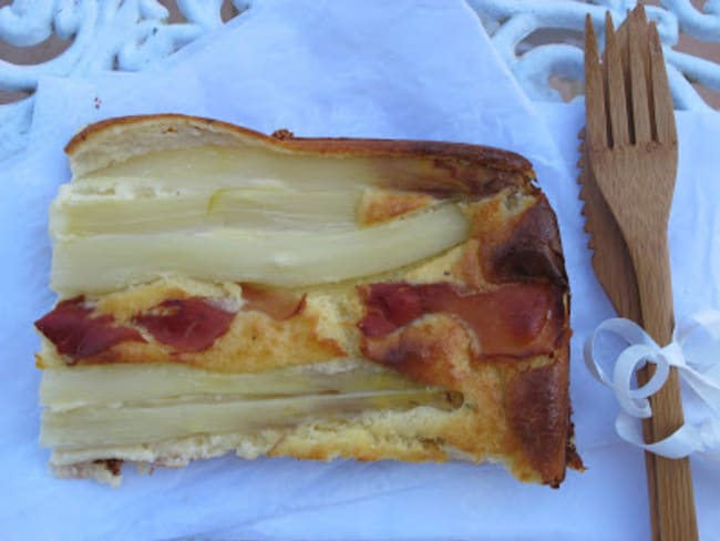 gâteau aux asperges, au jambon de pays et amandes