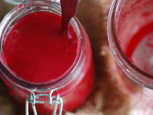 Soupe rose, betteraves et fromage de chèvre