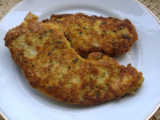 Escalope de poulet panée au fromage