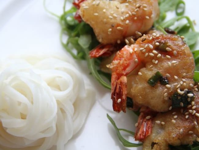 Crevettes aux oignons de printemps et au miel, une savoureuse entrée sucrée-salée