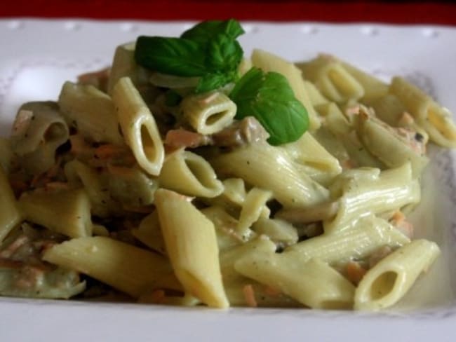 Penne au saumon, crème de basilic