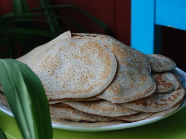 Crèpes à la banane et lait d'amande