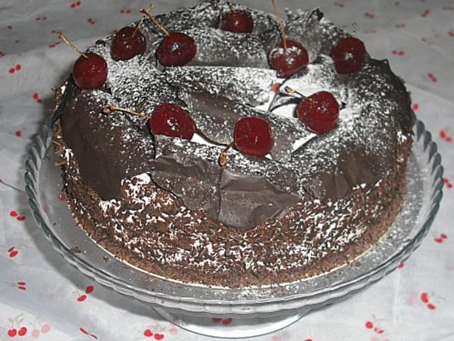 Forêt Noire,gâteau,cerise,chocolat.