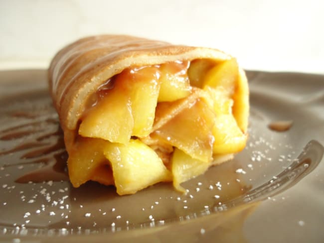 Roulé de crêpes aux pommes