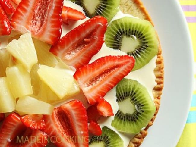 Tarte fine à l'ananas, au kiwi et aux fraises