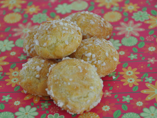 Chouquettes parfumées à l'eau de rose.