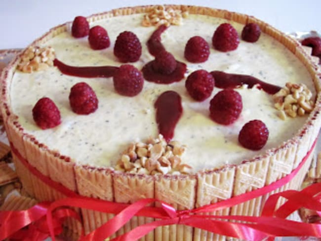 Financier aux noisettes, Mousse aux fruits de la passion et Gelée de champagne aux framboises