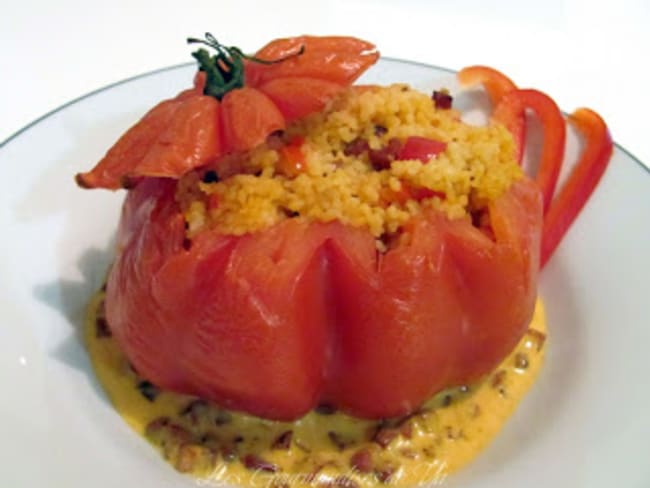 Tomate farcie : semoule, poivron et chorizo