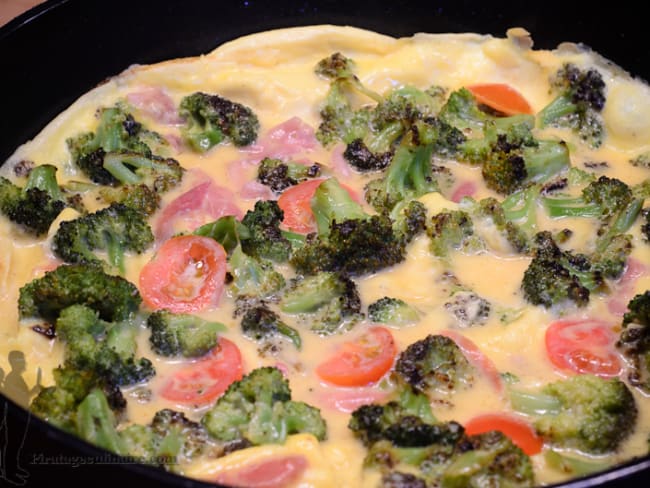 Omelette au jambon de Parme et au brocoli