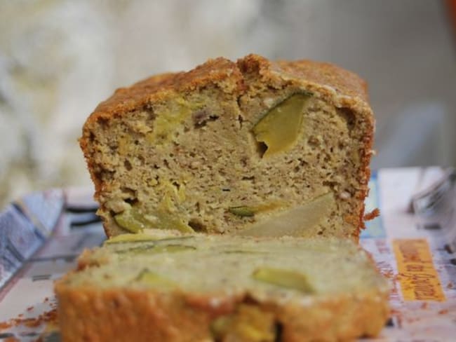 Cake salé aux courgettes et curcuma