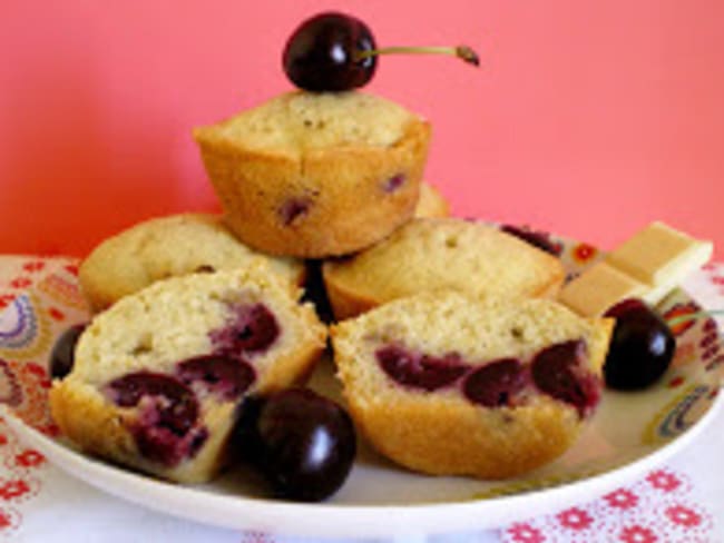 MUFFINANCIERS AUX CERISES ET CHOCOLAT BLANC