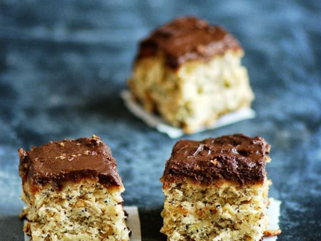 Pouding chômeur au chocolat, banane et pavot : une recette québécoise