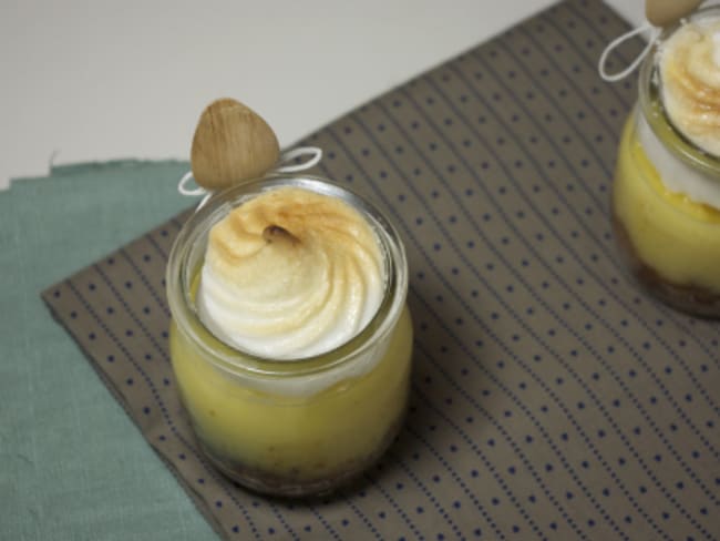 Tarte au citron meringuée in a jar (bocal)