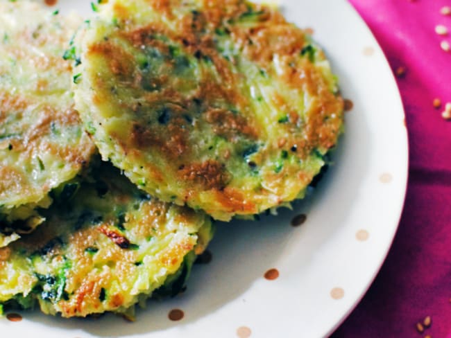 Galettes de courgettes, sésame et menthe