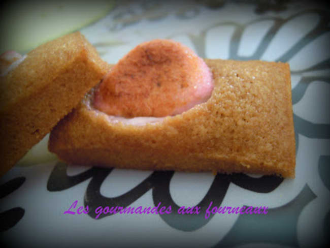 Financiers à la vergeoise brune et fraise Tagada