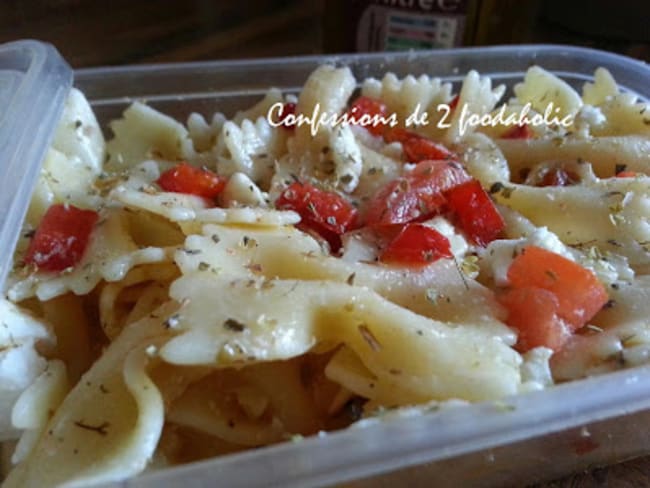 Salade de pates a la tomate,petits poivrons rouges et feta