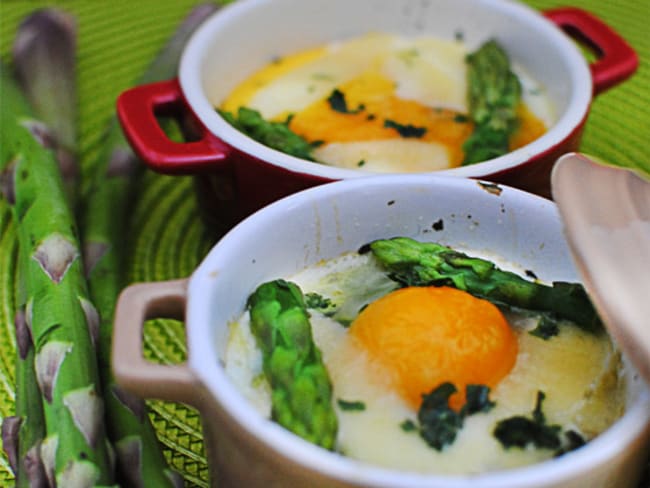 Oeufs cocotte aux asperges vertes