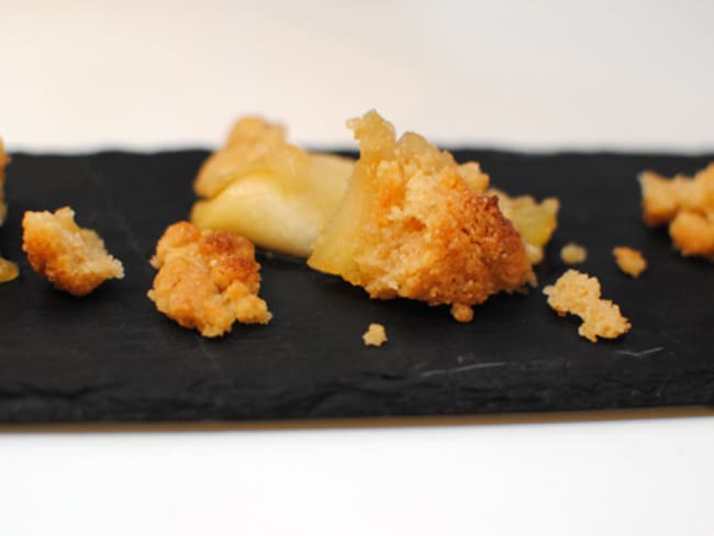 Crumble aux pommes caramélisées à la cassonade