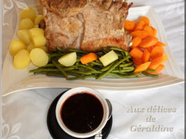 Carré d'agneau et sa sauce acidulée à la confiture de griottes